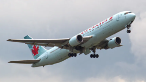 Air Canada Pilot Flew Hundreds of Flights Without Required Licence default