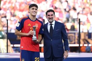 Pau Cubarsí Claims the World Cup Young Player Award images 2026 07 20T151847.160