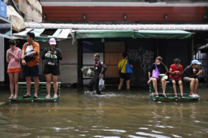 Bangkok Gripped by Flood Crisis as Streets Turn Into Lakes IMG 5002